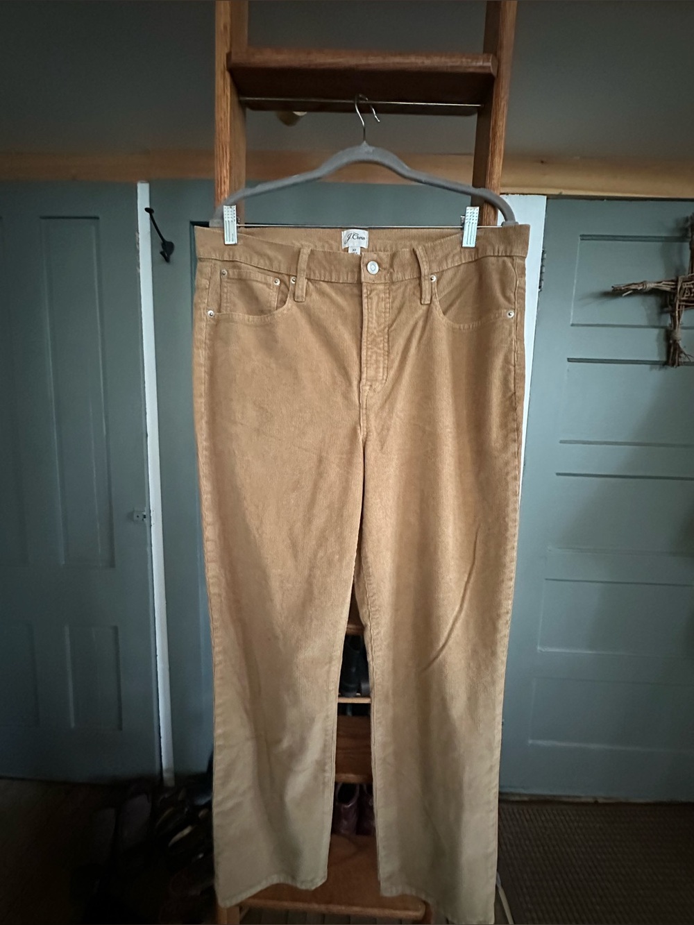 J Crew Matchstick (Pinwail) Cords- Classic Straight Fit. 32